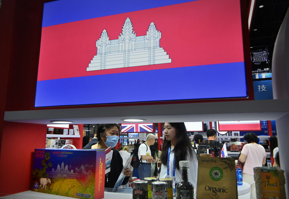 消博会观察：把产品卖进来 把技术带回去——柬埔寨（海口）商务中心消博会收获满满
